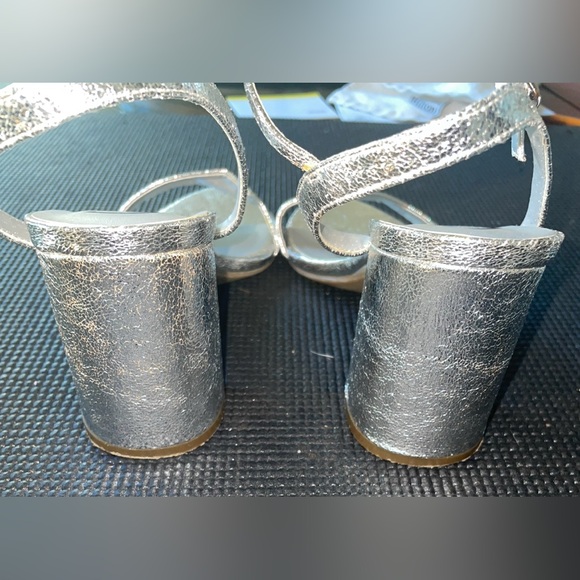 Guess Metallic Silver Heels - Picture 8 of 11